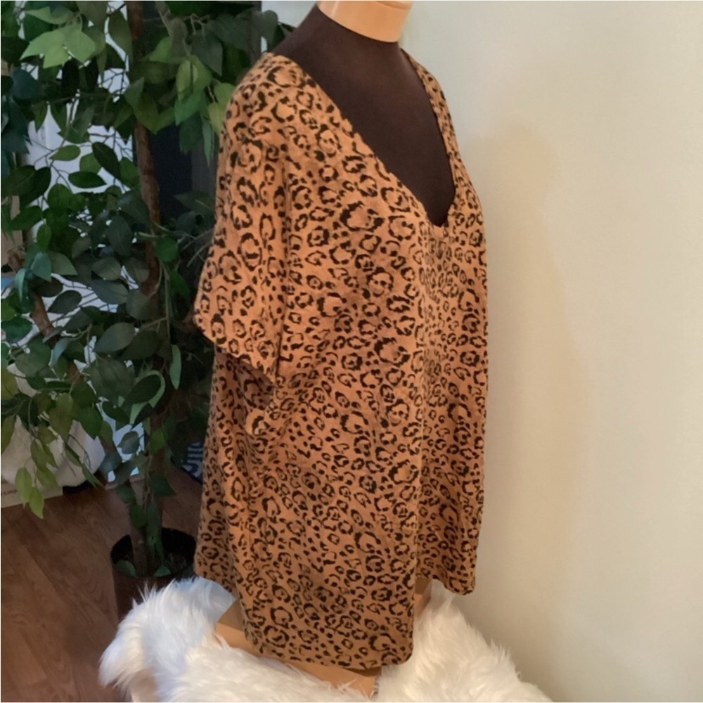 Ava & Viv short sleeve blouse Woman’s size 3X  animal cheetah leopard - Picture 11 of 13